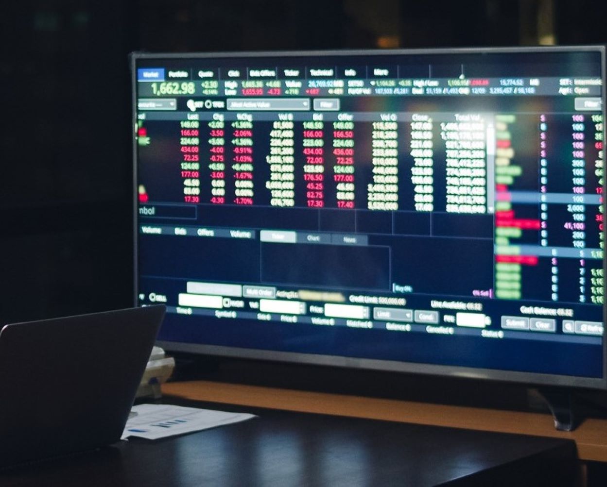 Bursa încetinește după startul spectaculos al săptămânii BET scade marginal, iar lichiditatea rămâne redusă