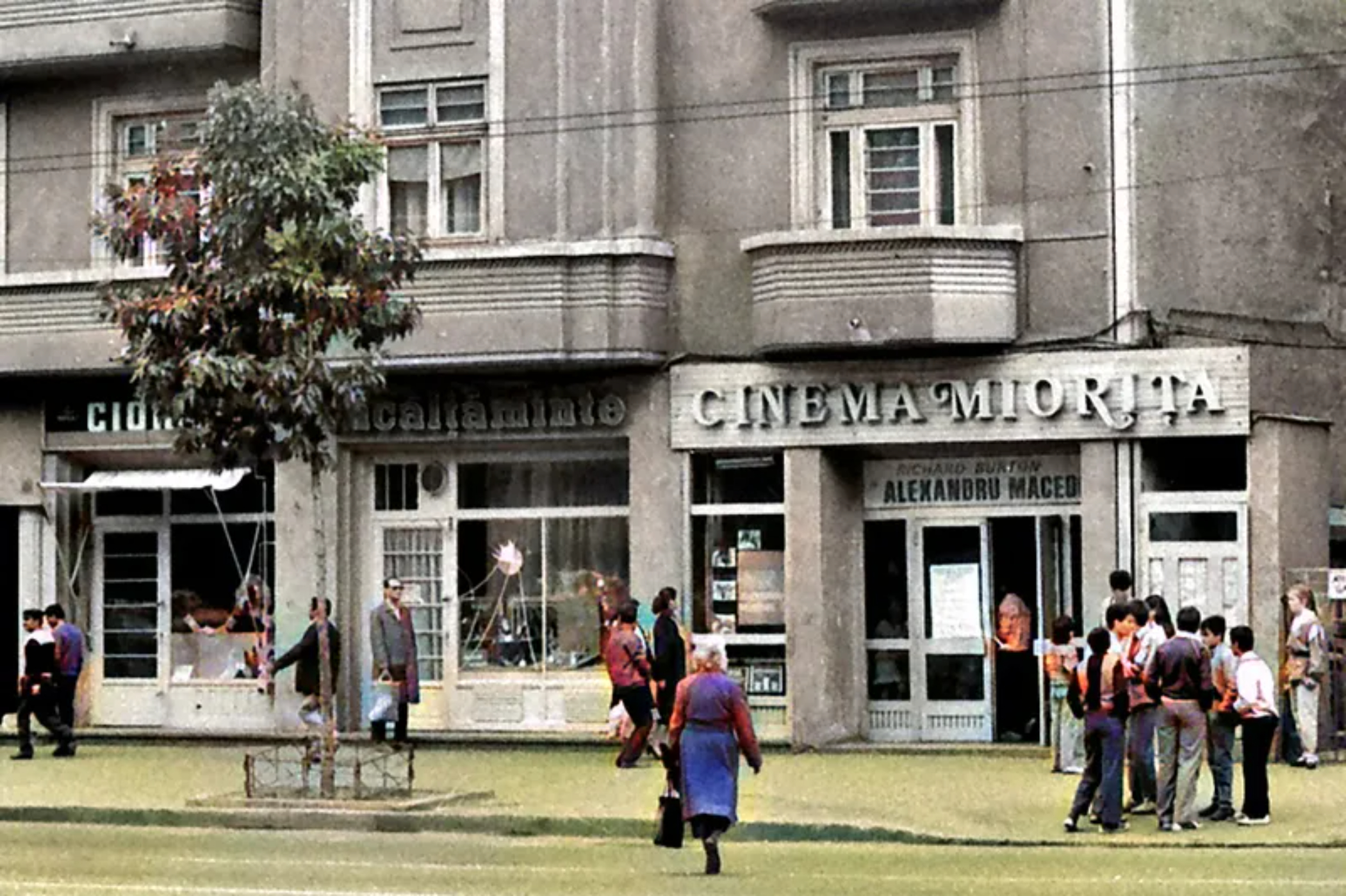 RomâniaFilm, compania de stat care administra 600 de cinematografe, a intrat în faliment Ce s-a întâmplat cu fostele săli de cinema